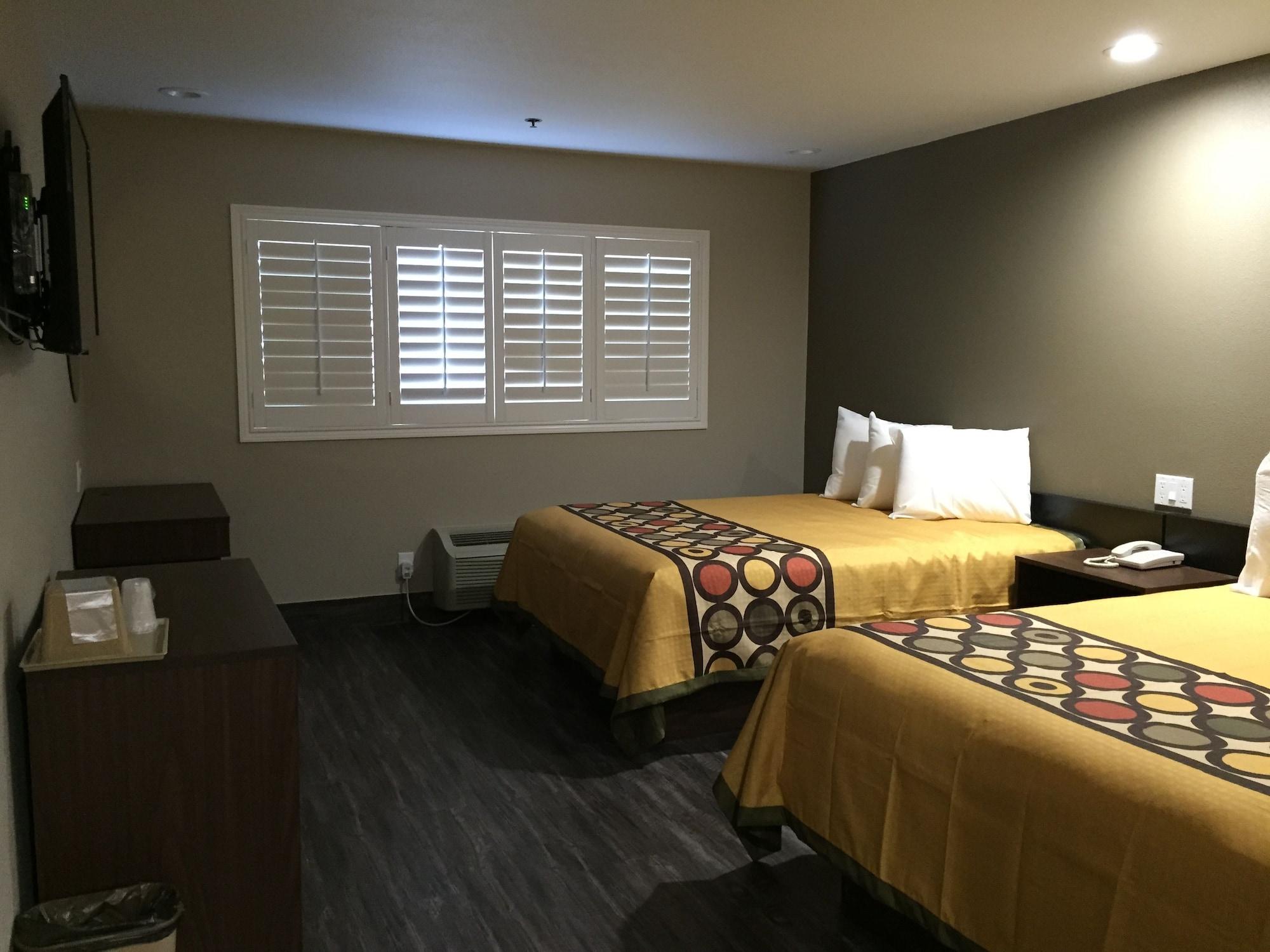 Super 8 By Wyndham National City Chula Vista Esterno foto