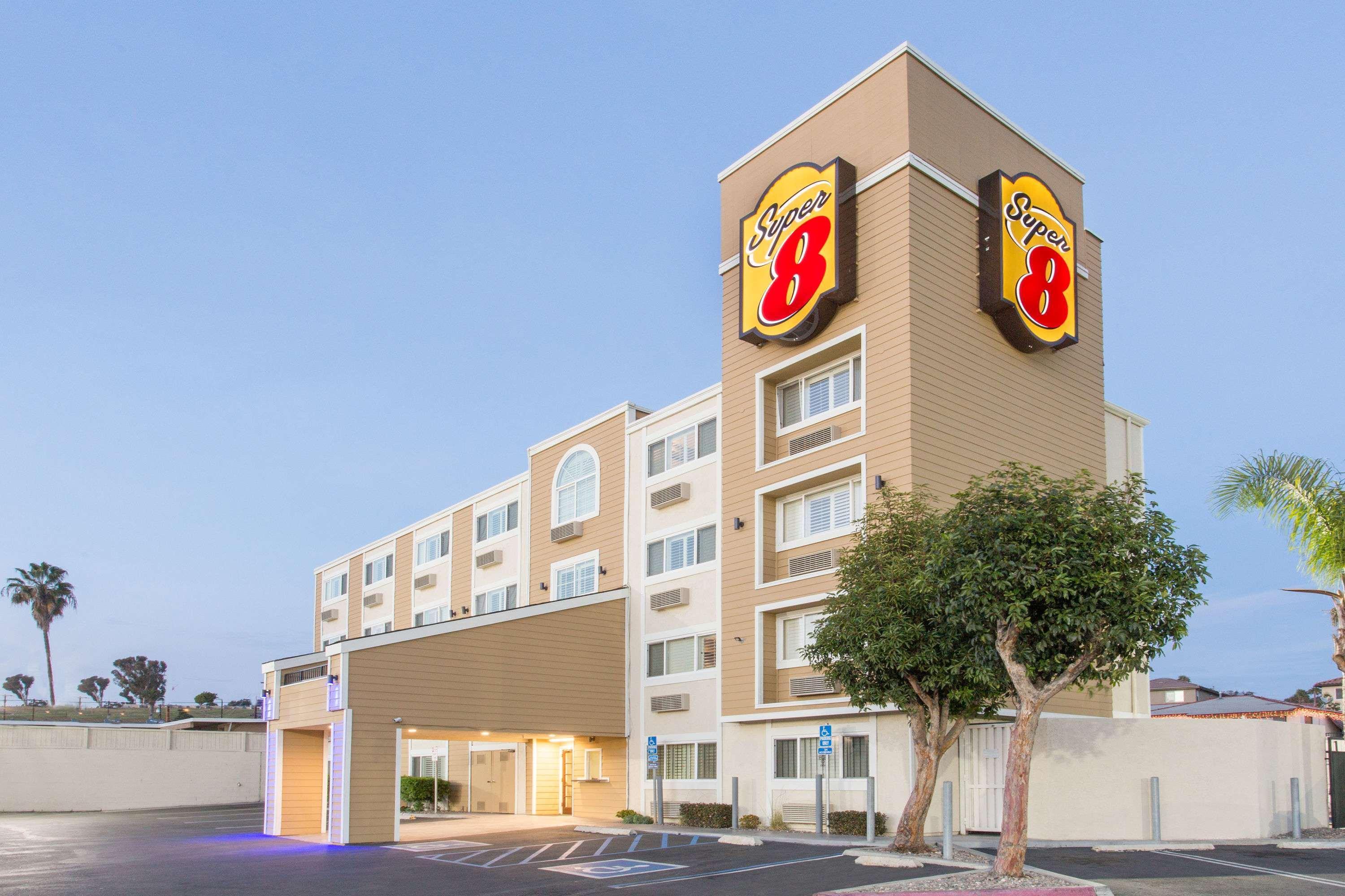 Super 8 By Wyndham National City Chula Vista Esterno foto